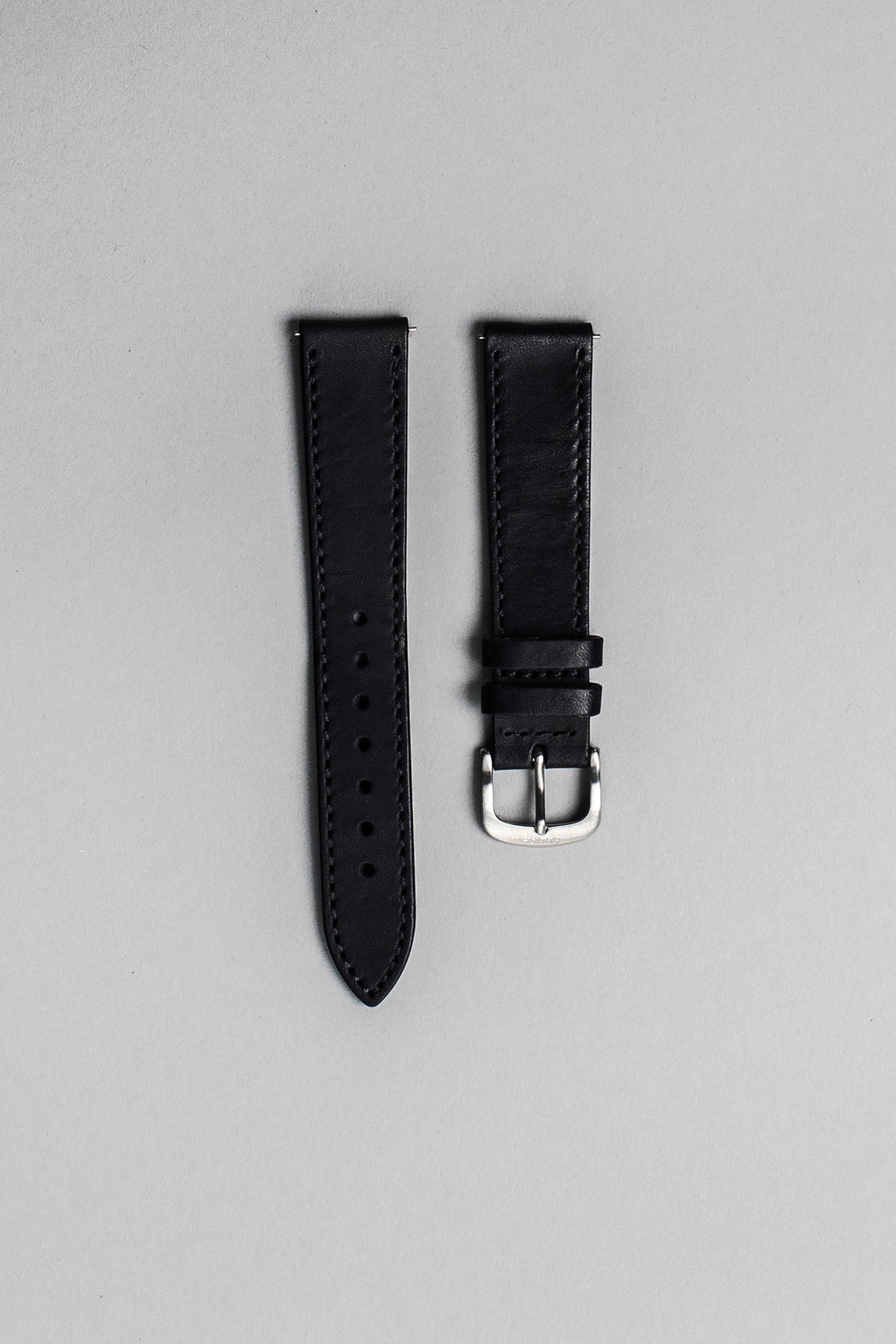 The black Italian veg tan strap with brushed buckle. 18mm